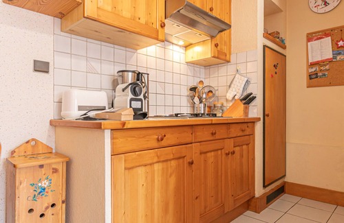 Aussois Apartment | Quiet apartment with terrace, near slopes, pets allowed