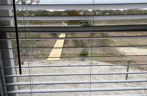 Long Beach House | Quiet beach house steps away from the ocean with private pier to view the marsh.