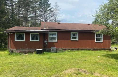 Iron Mountain Cabin | Quiet Cabin in the UP