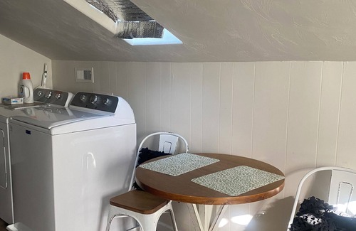 Springfield Apartment | Quiet & cozy loft apartment only minutes to downtown Springfield and U of O.