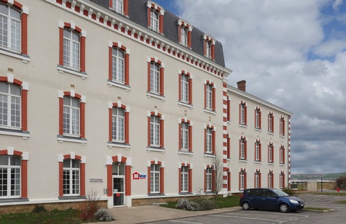 Epernay Apartment | Quiet, Cozy Studio | Free Wi-Fi + On-Site Parking