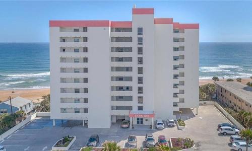 Seawinds Condo Apartment | Quiet direct oceanfront 2 bed 2 bath condo w/pool