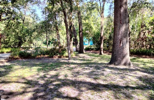 Amelia City Apartment | Quiet Duplex. Walking distance to the Famous Amelia Concours d`Elegance