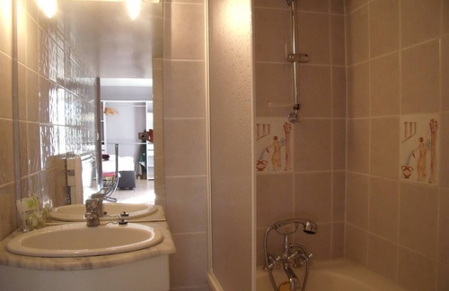 Saint-Hilaire-la-Gravelle Cottage | Quiet house near the forest for 3 people
