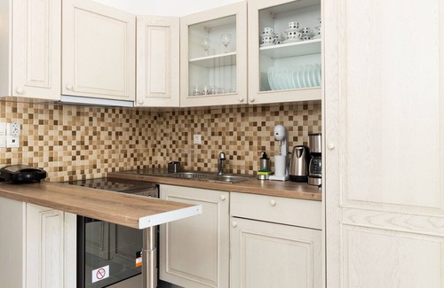 Old Town Naxos Apartment | QUIET FULLY EQUIPPED APARTMENT FOR FOUR IN THE HEART OF THE TOWN