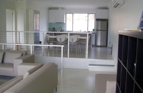 Encounter Bay House | Quiet Getaway Only Minutes to Beach