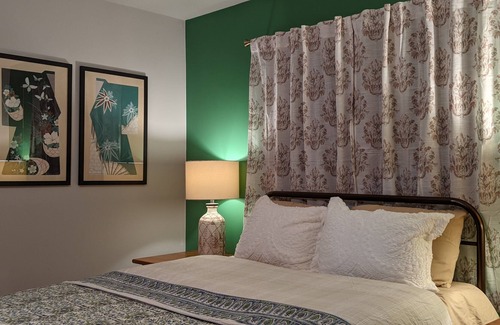Lexington House | Quiet Getaway With Mountain Views and Heated Private Pool