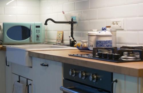 Trezzano sul Naviglio House | Quiet groundfloor garden apartment close to Milan - SMART WORKING, RELAX, BARBECUE, NETFLIX