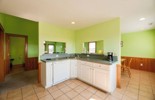 Hatteras Apartment | Quiet Hatteras Duplex With Decks ~ 1 Mile to Beach