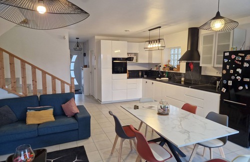 Cambronne-les-Clermont House | Quiet house with garden, view of fields and woods
