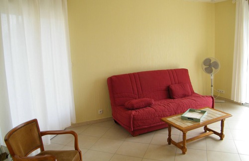Saint-Denis-du-Payre House | Quiet house near the sea