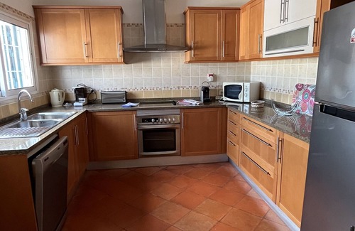 Alfeicao House | Quiet house ideally located with garden and large swimming pool with all comforts