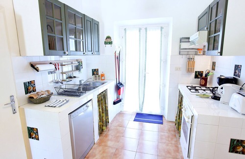 Zona XXVI Castel di Decima Apartment | Quiet, in the roman countryside, at the gates of the city with pool and WiFi.