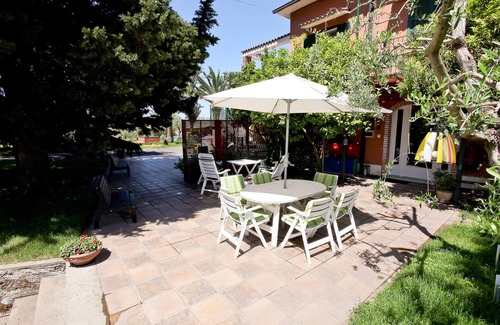 Zona XXVI Castel di Decima Apartment | Quiet, in the roman countryside, at the gates of the city with pool and WiFi.