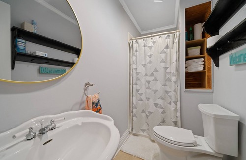 Westminster House | Quiet Lake Front Oasis