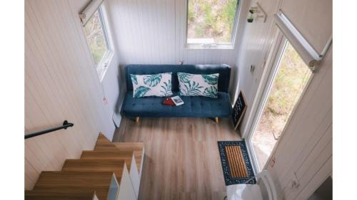 Flowerdale House | Quiet Lake House In Winery by Tiny Away