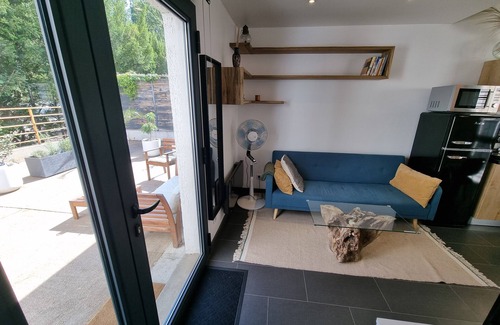Vassieux - Crepieux Apartment | Quiet loft with large terrace & covered parking close to Lyon