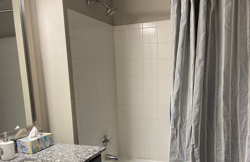 Grogan's Mill Apartment | Quiet Luxury Nouvelle at The Woodlands Cozy 2 Bedroom-shopping, food, lake view