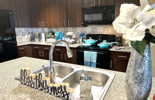 Lazybrook/Timbergrove Condo | Quiet/luxury stay in the heart of Houston , near everything