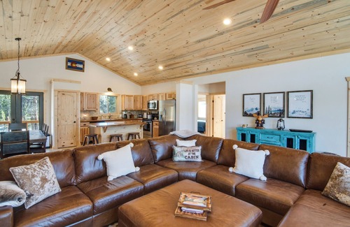 Fairplay Cabin | Quiet Mtn Cabin w/Deck < 5 Mi to Fairplay Beach!