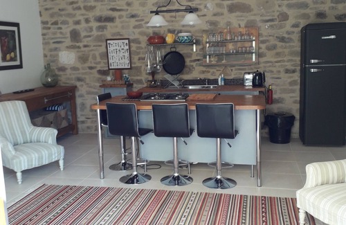Saint-Marcel-Campes Cottage | Quiet old-stone gite with pool/Gîte paisible en vieilles pierres avec piscine
