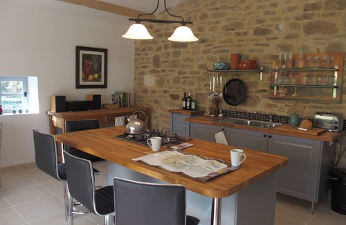 Saint-Marcel-Campes Cottage | Quiet old-stone gite with pool/Gîte paisible en vieilles pierres avec piscine