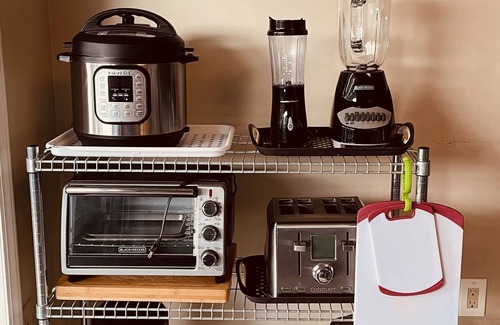 Regional District of Nanaimo House | Quiet, private, bungalow w fenced yard.