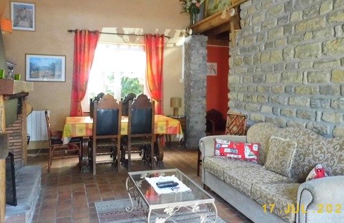 La Collancelle House | Quiet property in park with play areas, near ponds