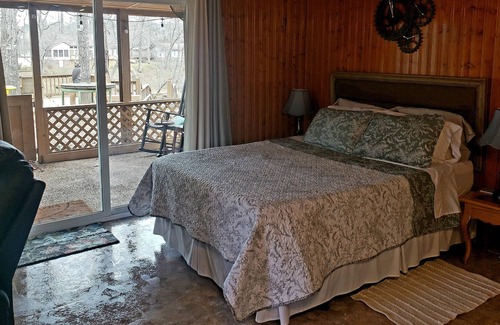 Heber Springs Cabin | Quiet River Front Getaway Cabin