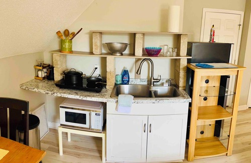 Savannah Apartment | Quiet&Safe Loft, SAV Southside, Georgia Southern, Hospital, Gulfstream & Airport