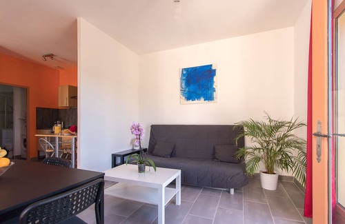 Octon Cottage | Quiet Salagou cottage with lovely view over the valley