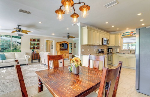 Southgate House | Quiet Sarasota Retreat - 6 Mi to Siesta Key Beach!