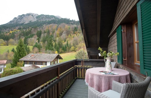 Oberstdorf Apartment | Quiet, sunny location, directly in Oberstdorf, all cable cars can be booked free of charge