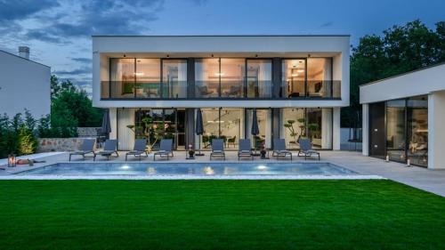 Saint-Didier-au-Mont-d'Or Apartment | Quiet villa with swimming pool and large garden