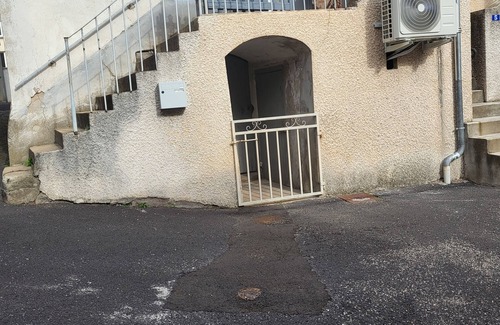 Frugeres-les-Mines House | Quiet village house