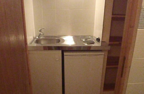 Farges Apartment | Quietly furnished studio
