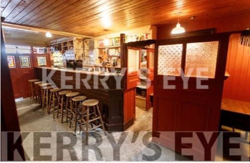 Tralee Bed & Breakfast | Quinlans Bar