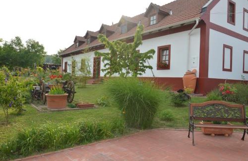 Magyarszerdahely Bed & Breakfast | Régi Csárda és Panzió