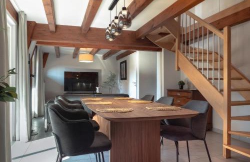 Marlenheim Apartment | Résidence 90 m2 lumineuse - cour intérieure alsacienne, balcon & parking