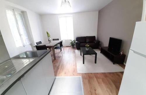 Survilliers Apartment | Résidence du Houx - 1 (Astérix, Aéroport CDG, Chantilly, Parc des expos.)