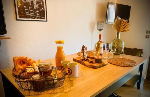 Marseillan Plage Apartment | Résidence Le SUNSET Marseillan-plage, entre mer et lagune de Thau, étape vélo, famille, couple, VRP, toutou admis, jardin, parking privé gratuit, vélos, Clim, WIFI fibre gratuite, commodités, plage et piste cyclable à proximité, 6 couchages nous contacter
