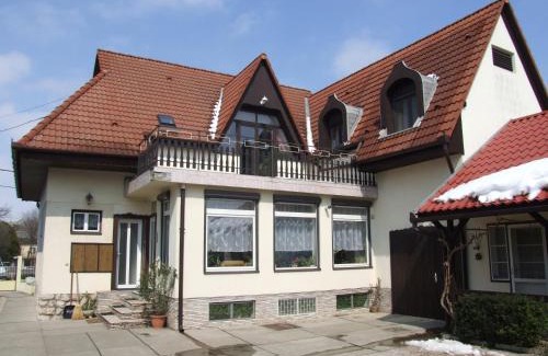 Harkany House | Révész Vendégház