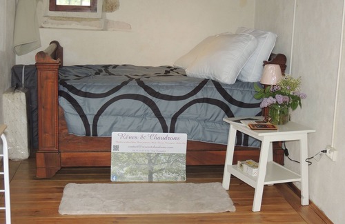 Vicq-Exemplet Bed & Breakfast | Rêves et Chaudrons Vous Propose une Chambre et sa Table D'hôtes Dans le Berry