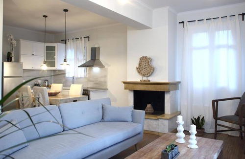 Asprogerakata Villa | R 1455 Big Villa with Fireplace, Garden View & Soundproof Windows.