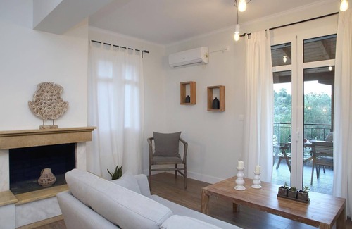 Asprogerakata Villa | R 1455 Big Villa with Fireplace, Garden View & Soundproof Windows.