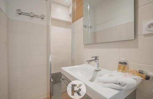 Secteur 3 Apartment | R'Apparts T4 L'atypique