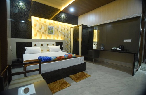 Davanagere Hotel | R Empire Revtree