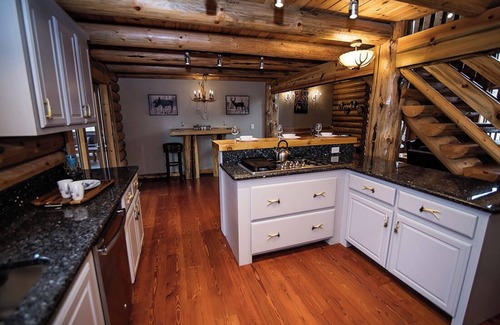 Broken Bow Cabin | R-N-R- Broken Bow/Hochatown- 2bd - Sleeps 8