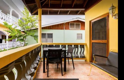 Negril House | R&V VILLA