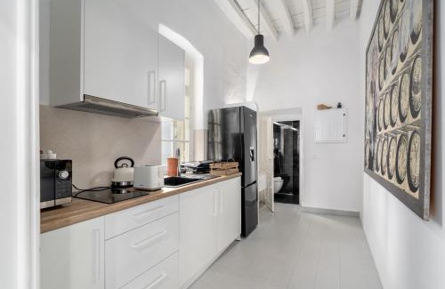 Apollonia House | Rabagas Suites - In The Heart of Sifnos